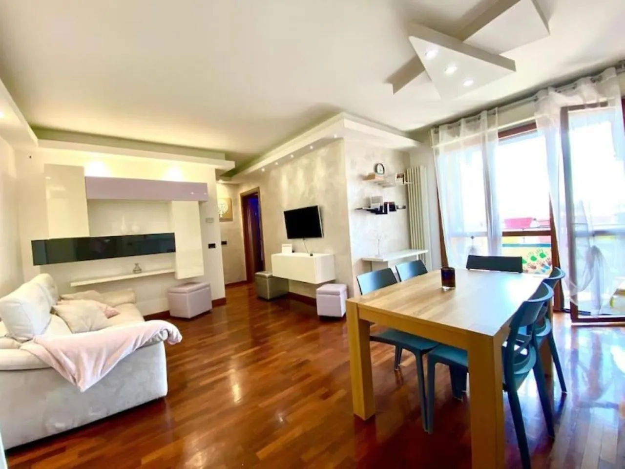 Apartment Comfortable House-Metro M1-M5 - Bicocca- Milan